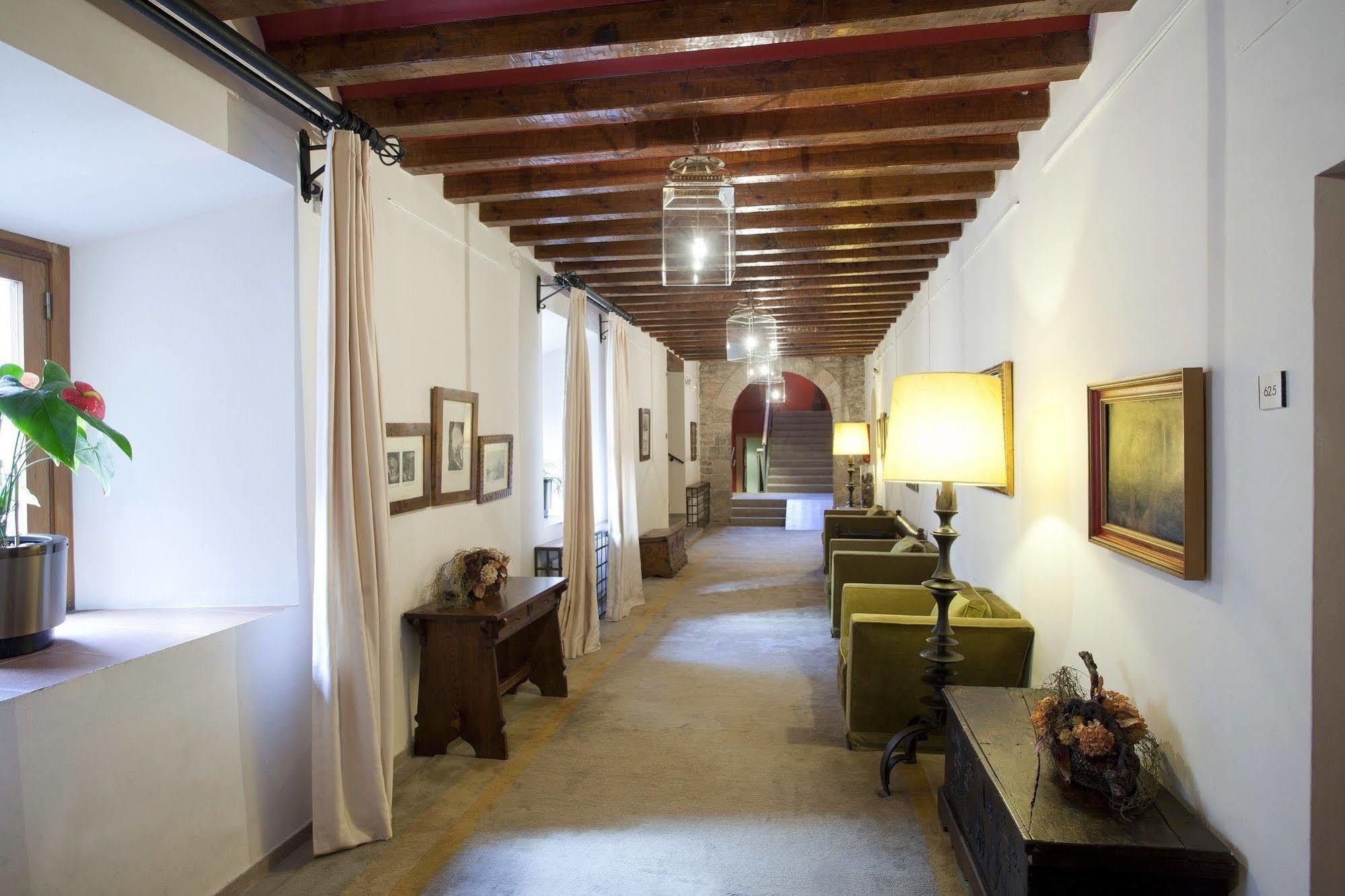 Hotel De 4*